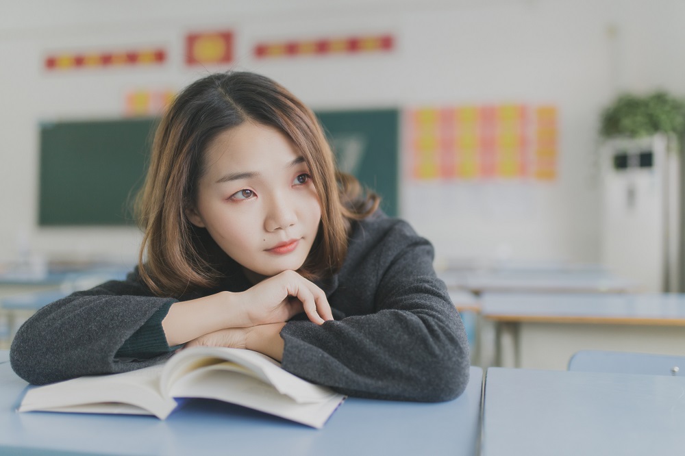 How parents can help teenagers under stress at school
